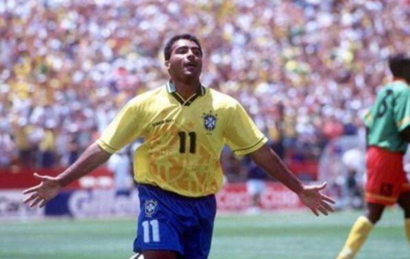 足球场上 足球场上