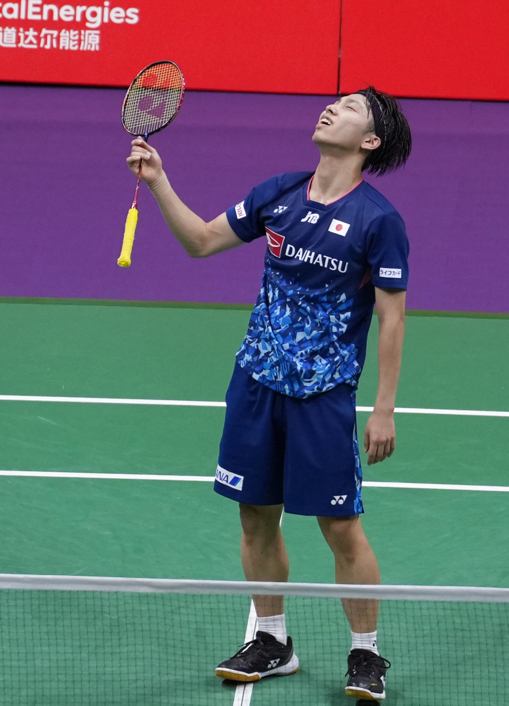 冬窗大戏开启！曼联中场或离队，利物浦寻萨拉赫接班人（冬季转会窗开启：曼联中场或将出走，利物浦物色萨拉赫替身）